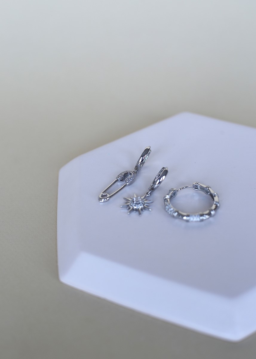 güneş filkete ve halkalı taşlı üçlü kombin küpe