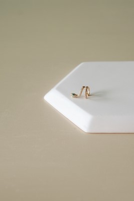 zirkon taşlı sarmal yılan kıkırdak küpe