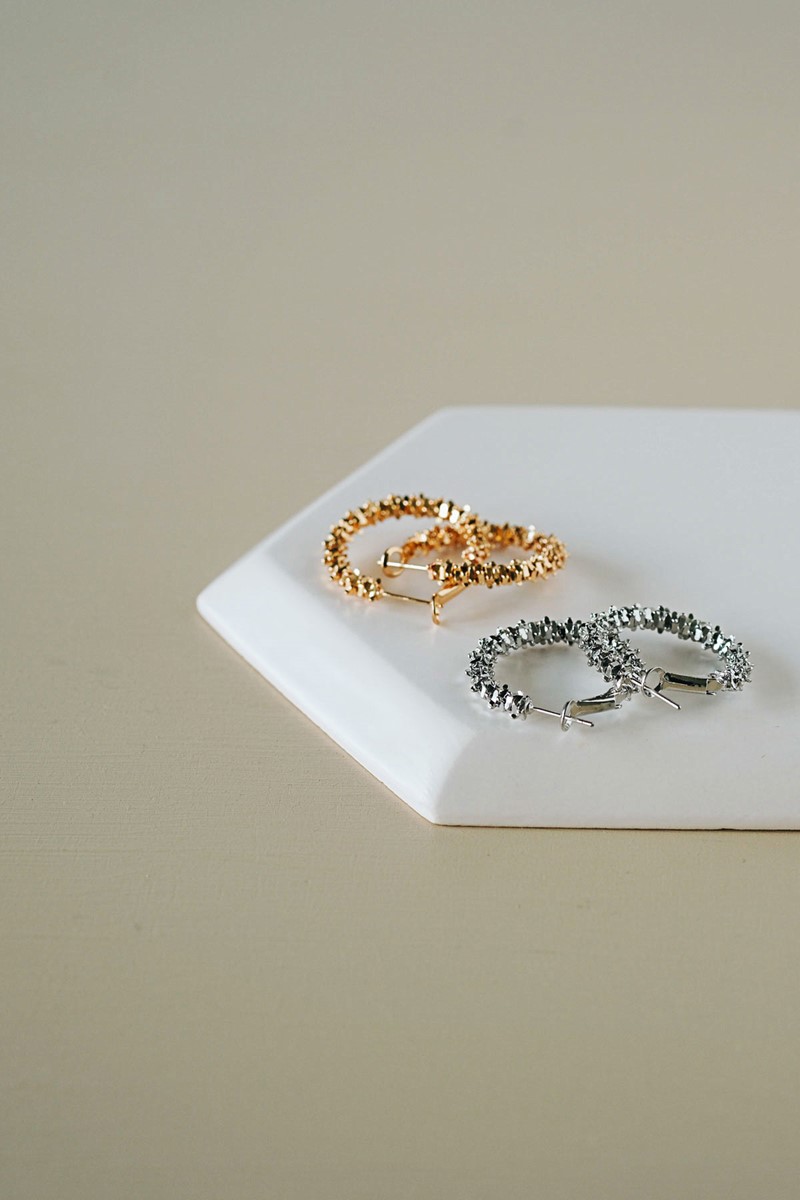 Orta Boy Kırık Metal Halka Küpe