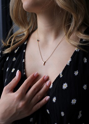 Y harfli ve nazarlı çelik kolye