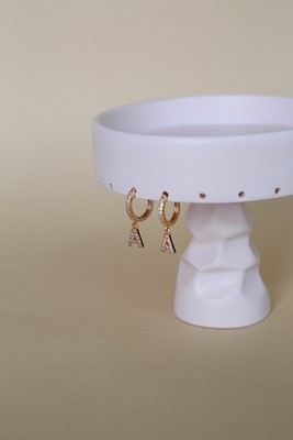 zirkon taşlı minimal A harf küpe