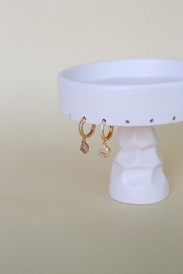 zirkon taşlı minimal d harf küpe