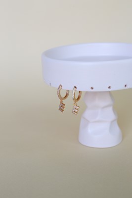 zirkon taşlı minimal e harf küpe