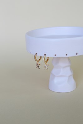 zirkon taşlı minimal k harf küpe