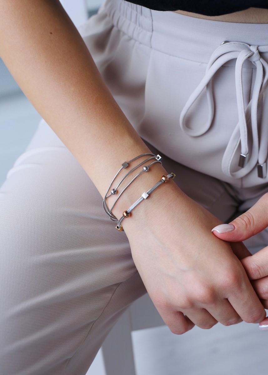 küp ve lazer kesim topçuk detaylı çoklu çelik bileklik