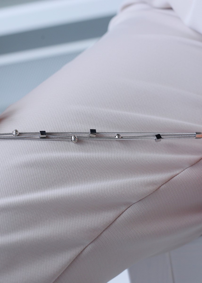 küp ve lazer kesim topçuk detaylı çoklu çelik bileklik