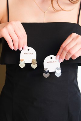 Üzeri Dokulu Çoklu Plaka Kalp Tasarım Küpe