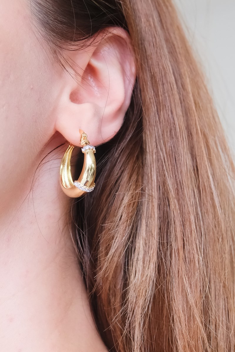 GÜMÜŞ TAŞ DETAYLI GOLD HALKA KÜPE