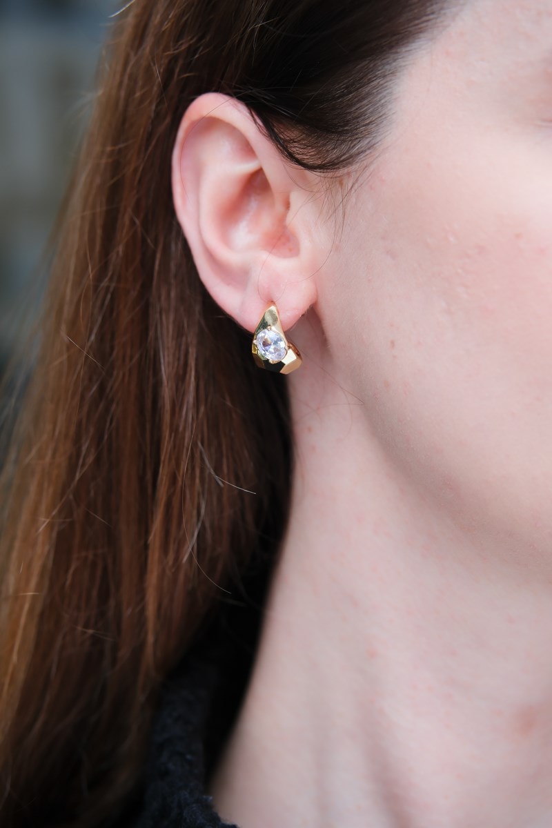 OVAL TAŞ DETAYLI BOMBELİ GOLD KÜPE