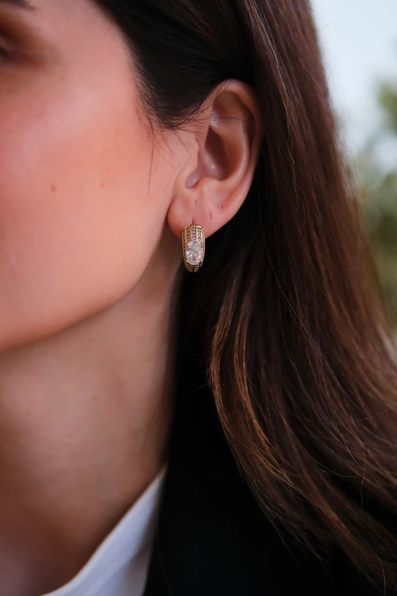 Oval Taş Detaylı Tasarım Gold Halka Küpe