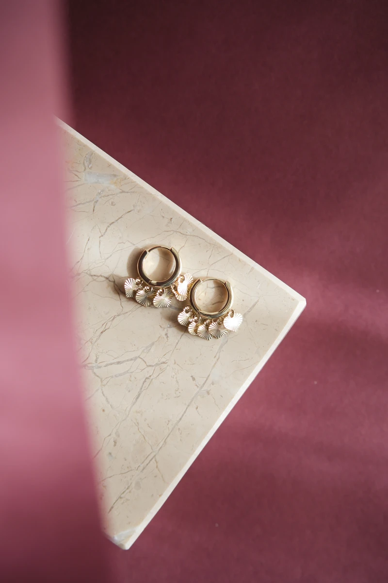 Lazer Kesim Detaylı Minimal Metal Shakira Küpe