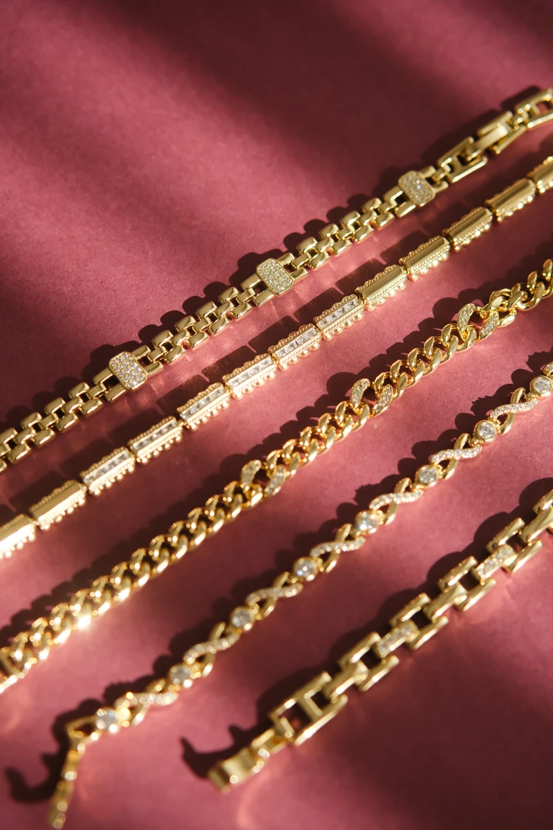 Araları Taşlı Plaka Detaylı Kordon Tasarım Gold Su Yolu Bileklik