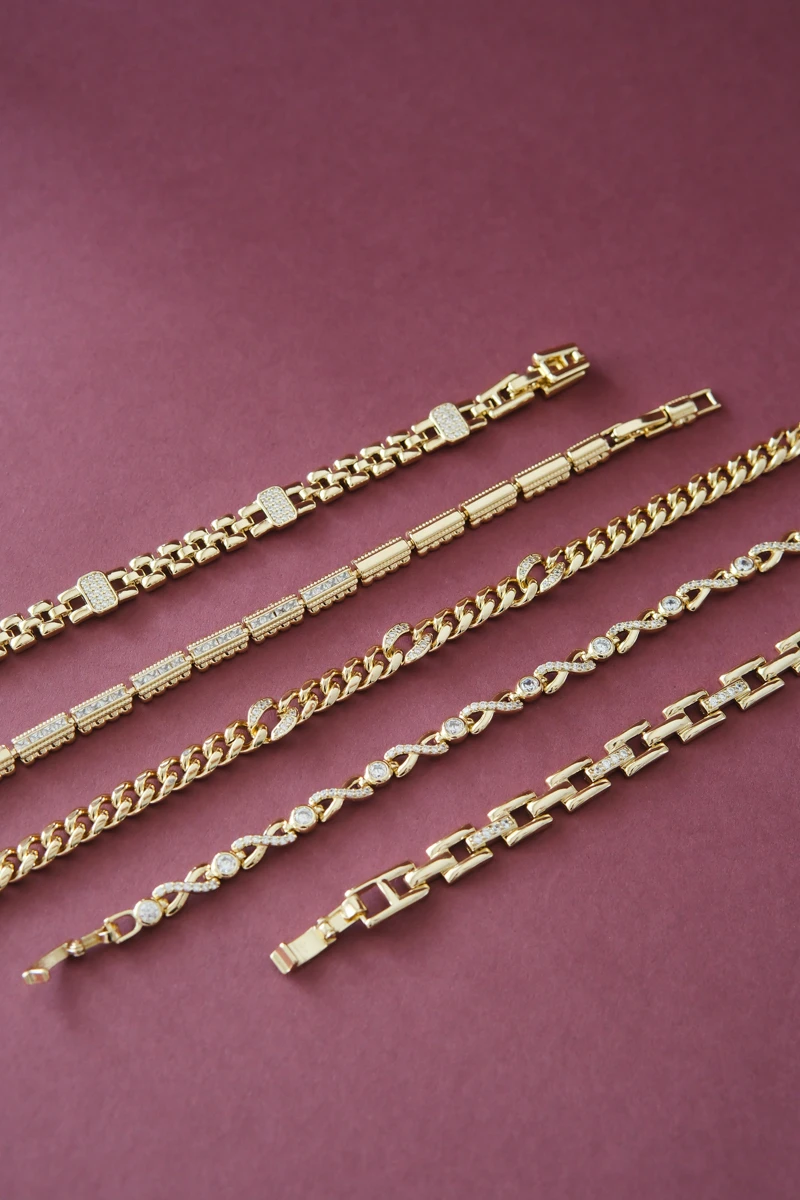 Araları Taşlı Tasarım Gold Zincir Bileklik