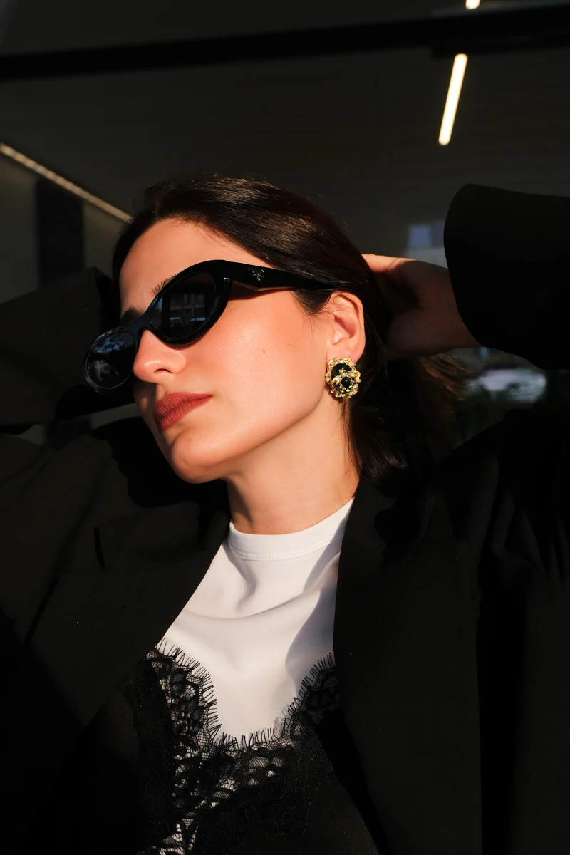 Arı Detaylı Tasarım Küpe