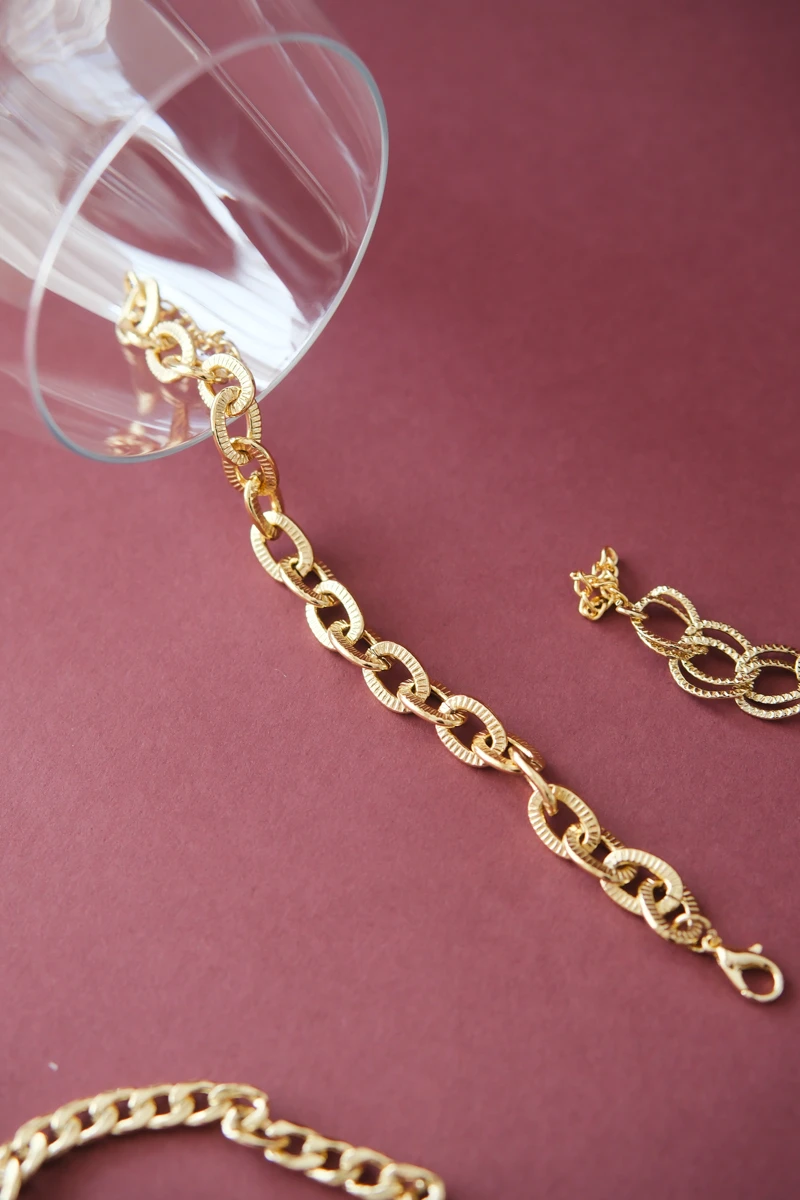 Dokulu Oval Halka Tasarım Gold Zincir Bileklik