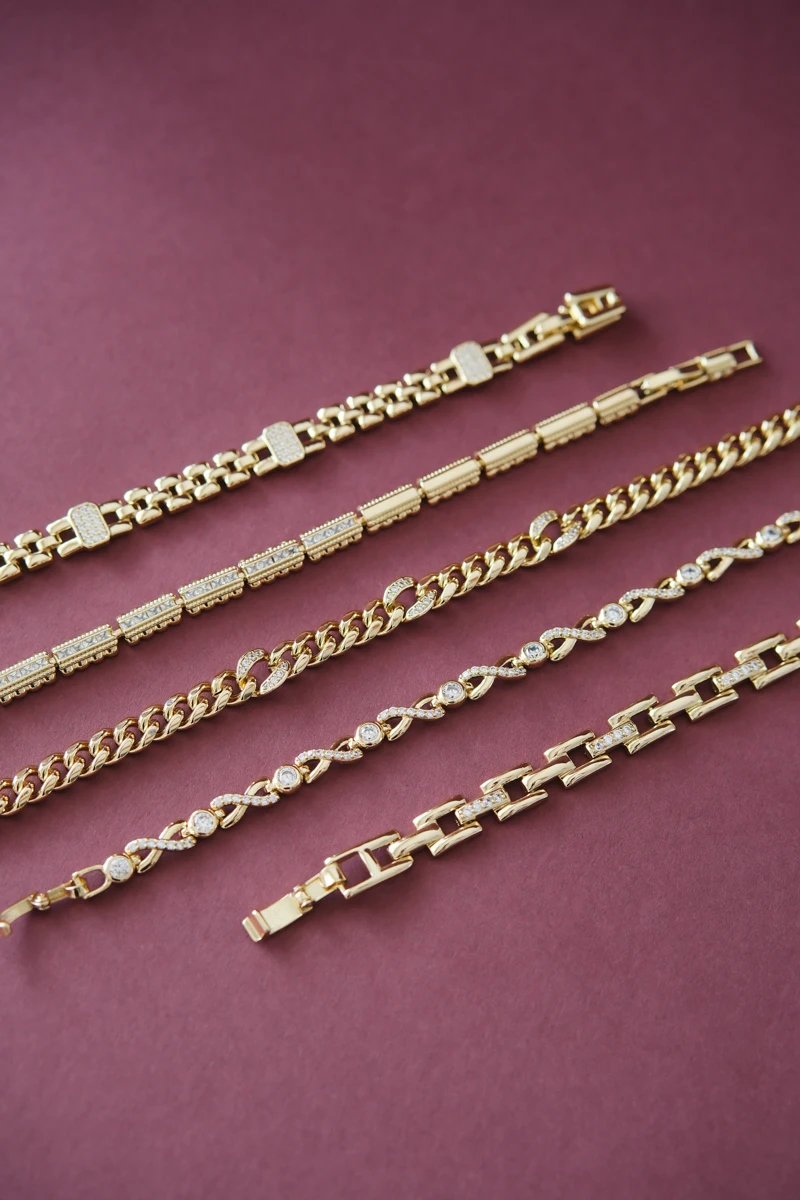 Ortası Sıra Taşlı Silindir Tasarım Gold Su Yolu Bileklik