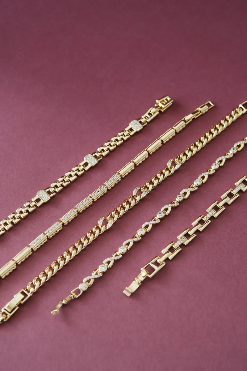 Ortası Sıra Taşlı Silindir Tasarım Gold Su Yolu Bileklik