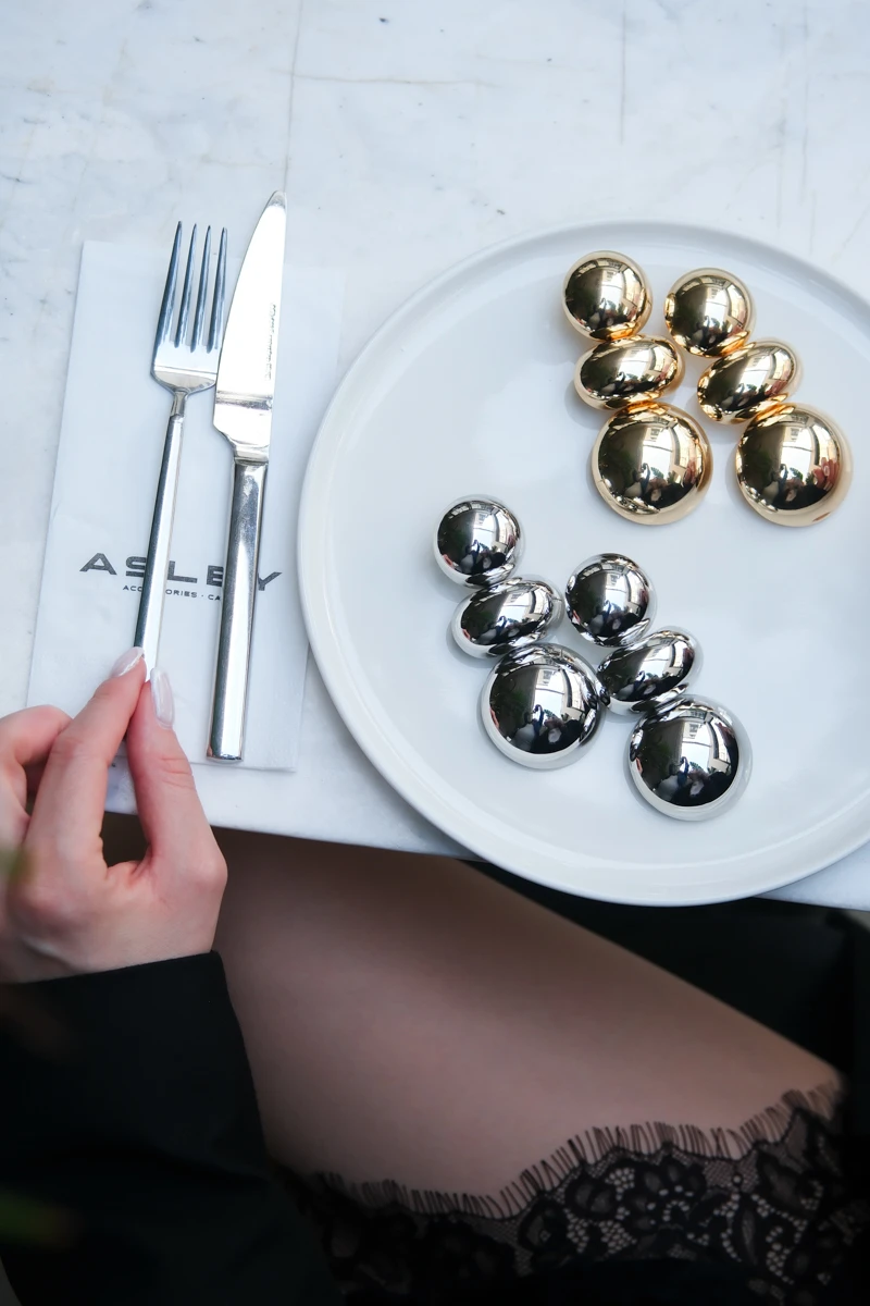 Oval Ve Yuvarlak Plaka Tasarım Küpe