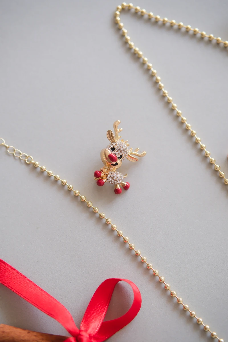 Yılbaşı Temalı Taşlı Geyik  Broş