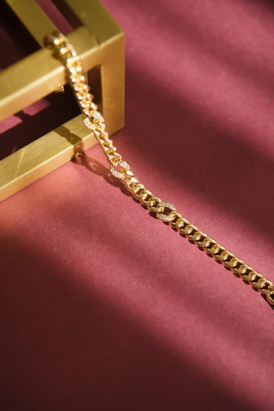 Araları Taşlı Tasarım Gold Zincir Bileklik