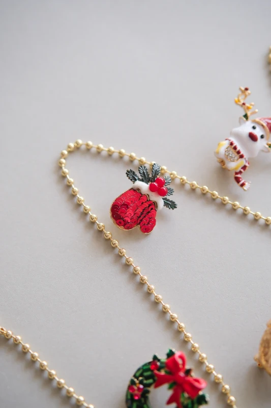 Noel Baba Eldiven Broş