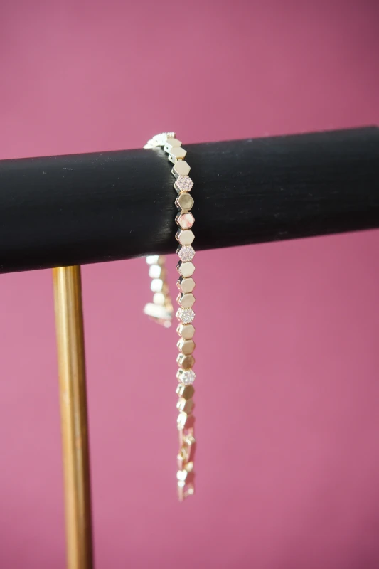 Taşlı ve Metal Altıgen Montürlü Su Yolu Bileklik