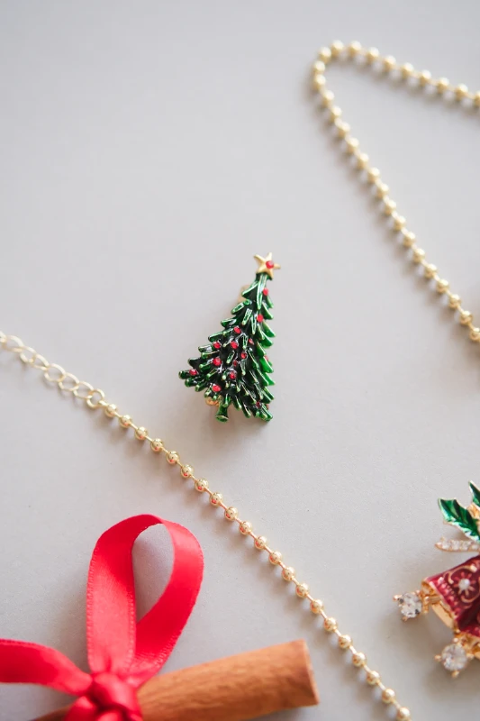 Yeşil Çam Ağacı Broş