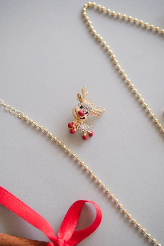 Yılbaşı Temalı Taşlı Geyik  Broş