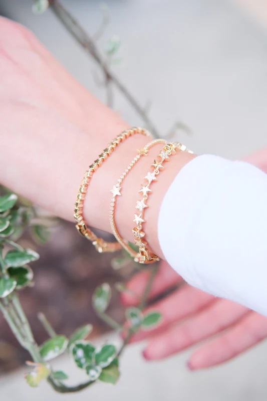 Metal Yıldız Detaylı İnce Su Yolu Bileklik