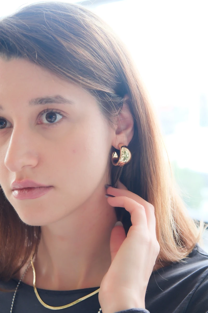 BOMBELİ C TASARIM HALKA KÜPE