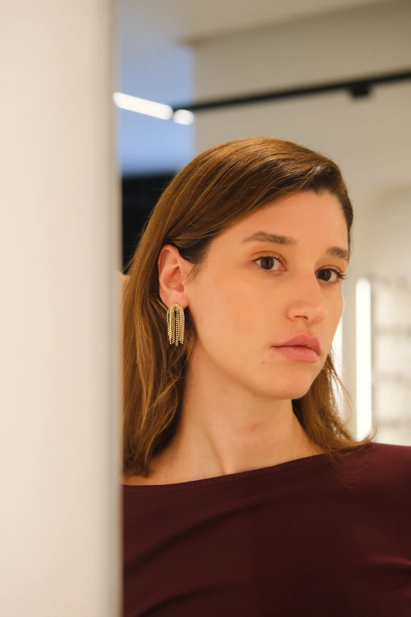 TOPÇUK DETAYLI PÜSKÜL KÜPE