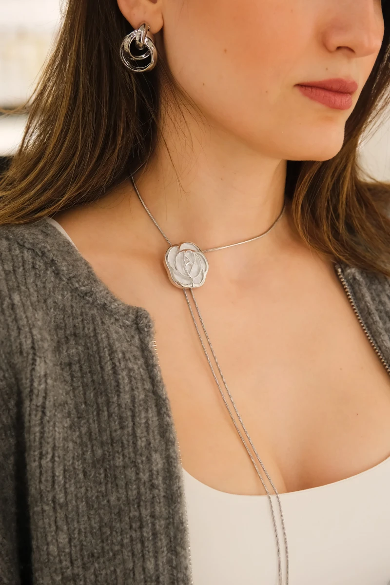 Sedefli Gül Detaylı Asansörlü Kolye