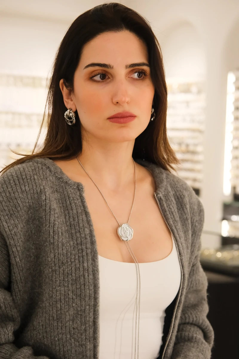 Sedefli Gül Detaylı Asansörlü Kolye