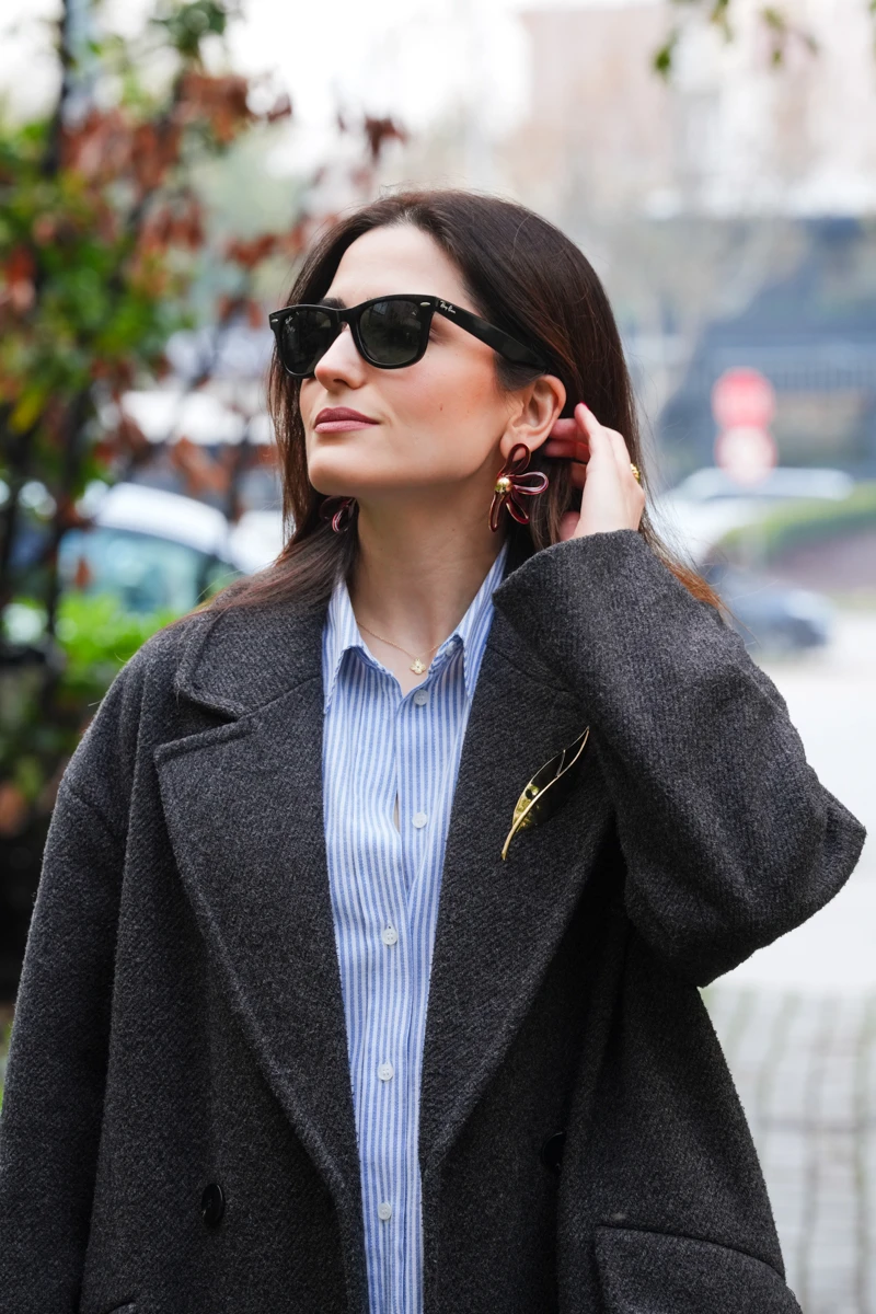 Bordo Mineli Büyük Gold Çiçek Küpe