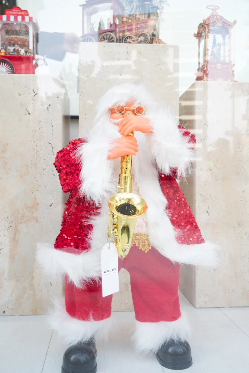 Saksafonlu Noel Baba