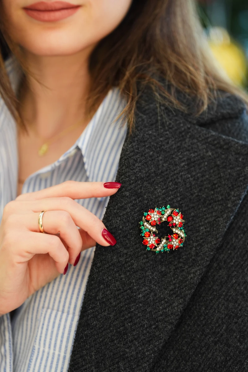 Taşlı Çelenk Broş