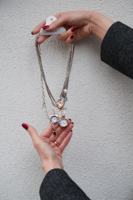 Saat Charmlı Çoklu Kolye Seti