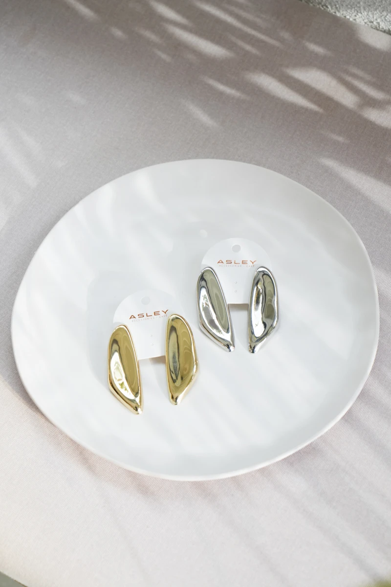 Çukurlu Uzun Plaka Tasarım Küpe