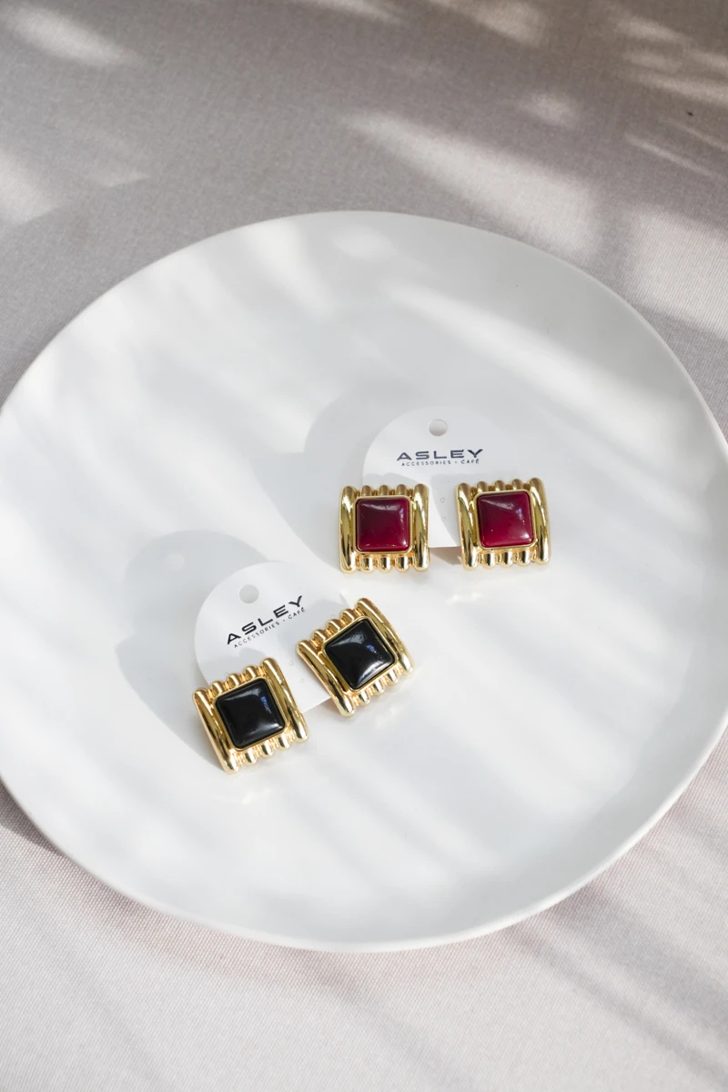 Renkli Kare Plaka Tasarım Gold Küpe