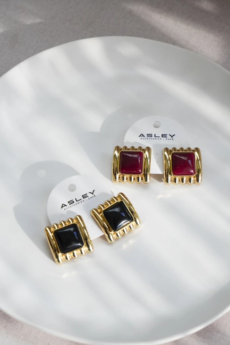 Renkli Kare Plaka Tasarım Gold Küpe