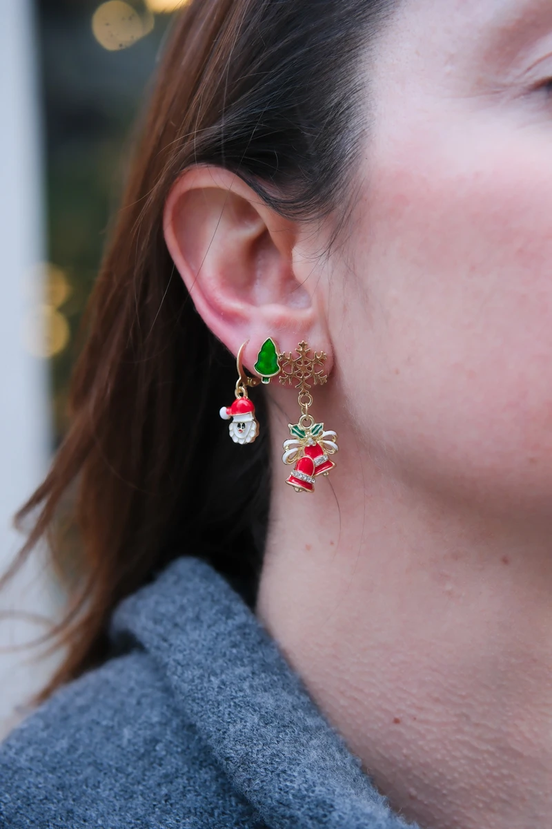 Noel Baba ve Çan Detaylı Yılbaşı Temalı Üçlü Gold Küpe Seti