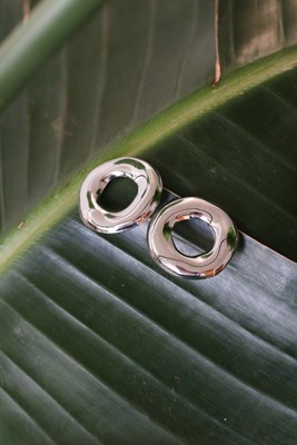 Ortası Boş Metal Tasarım Sabit Küpe