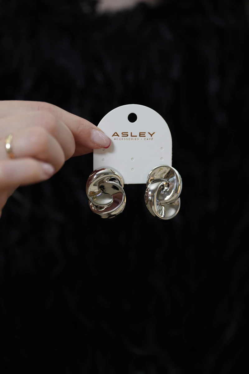 Metal Dalgalı Tasarım Küpe