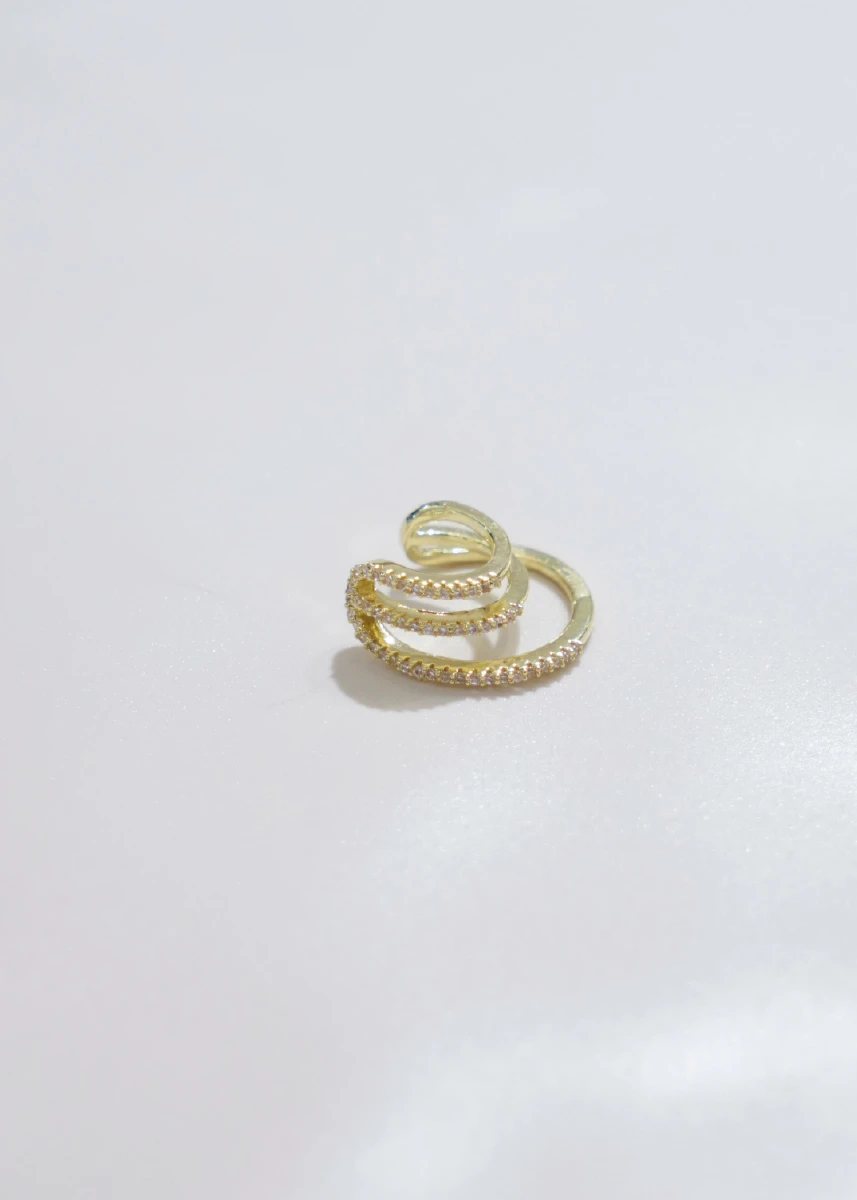 Taşlı Üçlü Görünüm Gold Kıkırdak Küpe