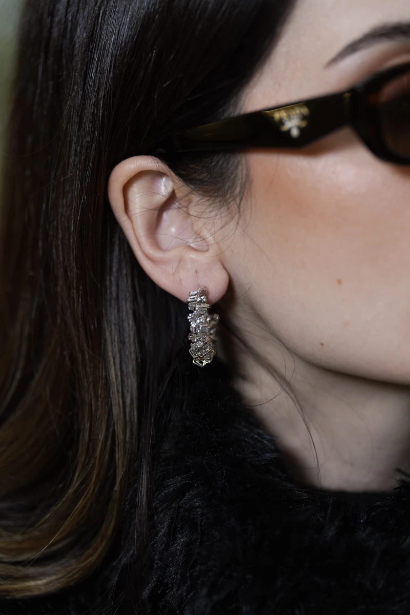 Kırık Metal Sıralı Tasarım Halka Küpe