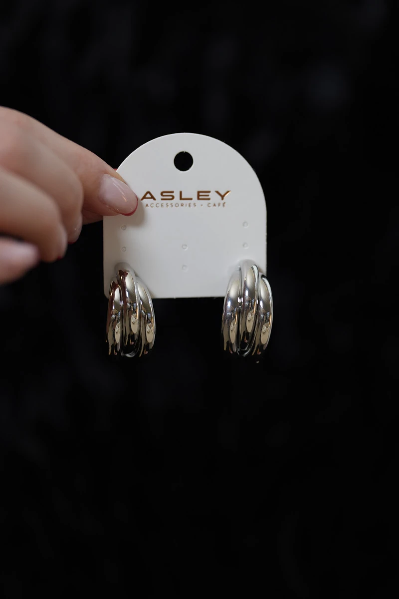 Üçlü Yarım Halka Birleşimli Tasarım Sabit Küpe