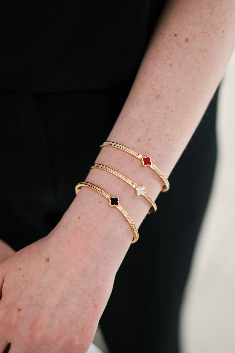 Renkli Yonca Detaylı Gold Kelepçe