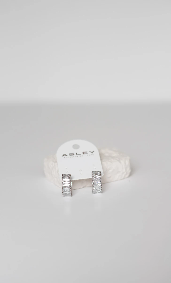 İnce Baget Taş Sıralı Halka Küpe