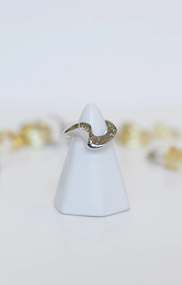 Metal Dalgalı Tasarım Ayarlanabilir Yüzük