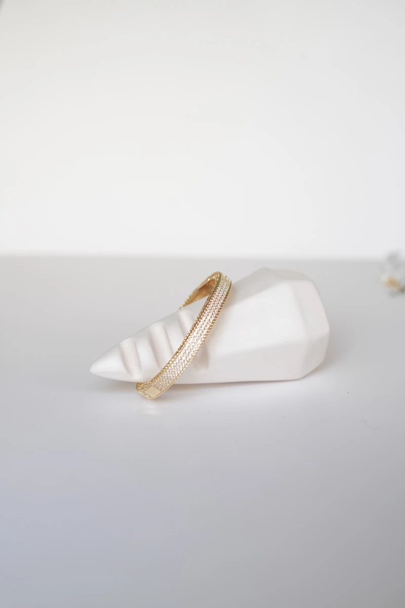 Üzeri Sıra Taşlı Tasarım Kelepçe